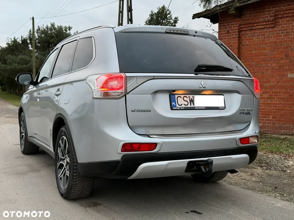 Mitsubishi Outlander 2.0 4WD Plus - 3