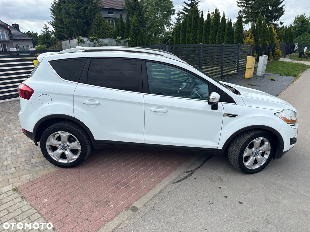 Ford Kuga 2.5 4x4 Titanium - 3