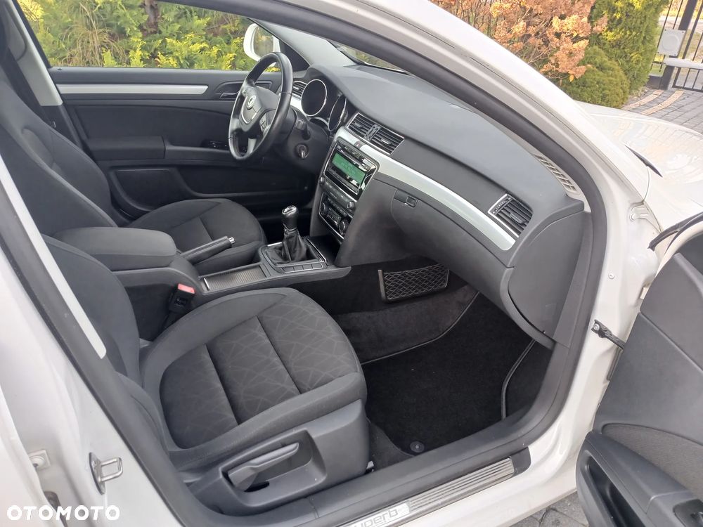 Skoda Superb 2.0 TDI DPF Elegance - 16