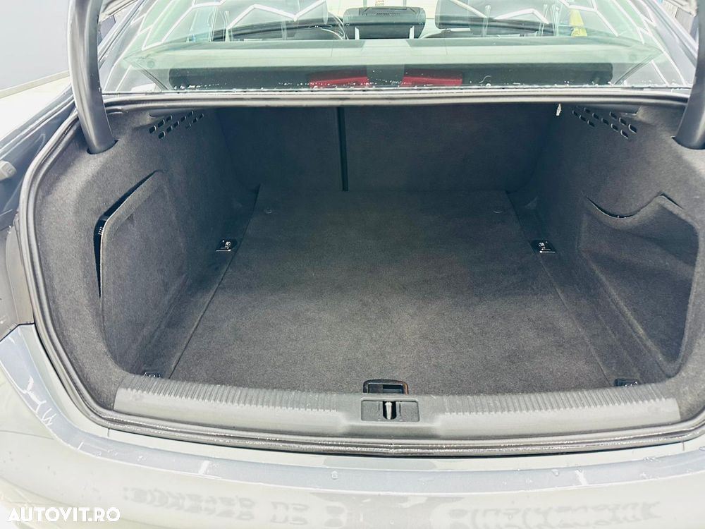 Audi A4 2.0 TDI e DPF Attraction - 14