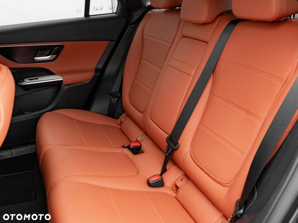 Mercedes-Benz GLC - 23