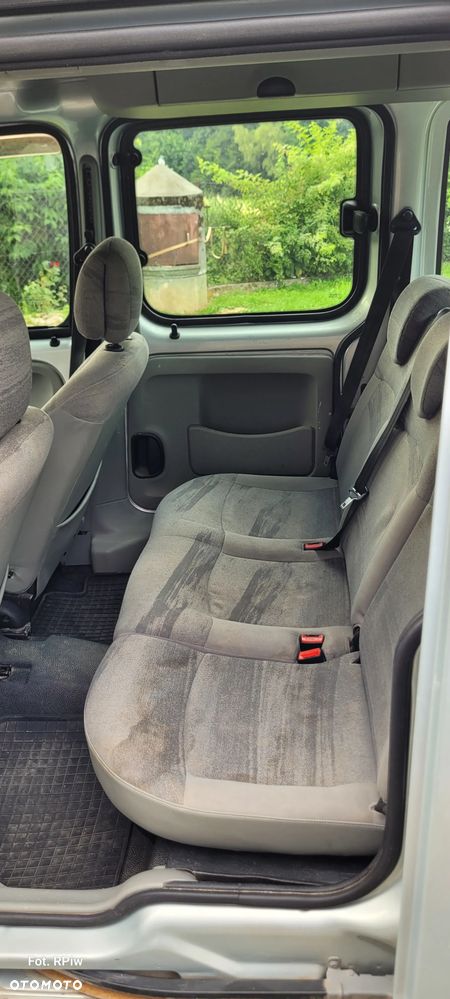 Renault Kangoo 1.6 16V Privilege - 11