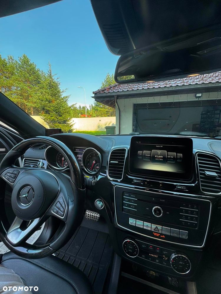Mercedes-Benz GLS - 11
