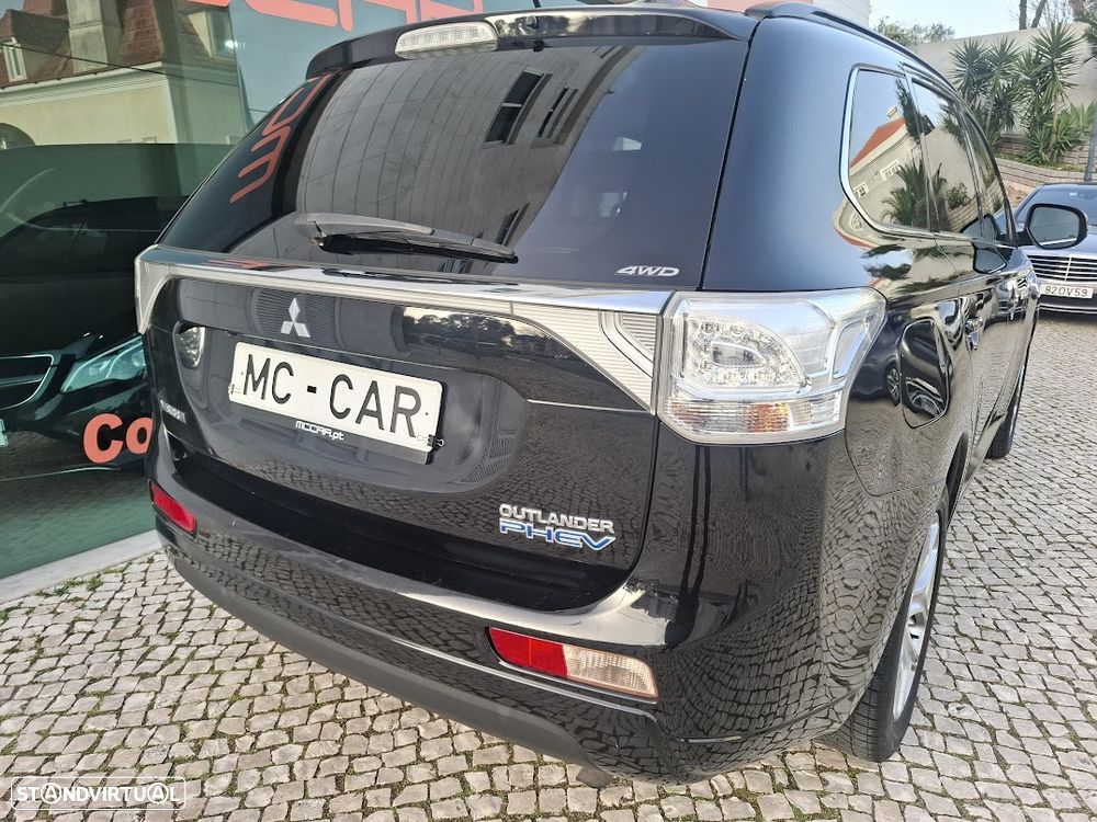 Mitsubishi Outlander - 51