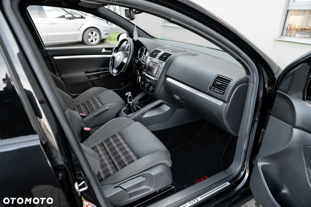 Volkswagen Golf 2.0 GTI - 18