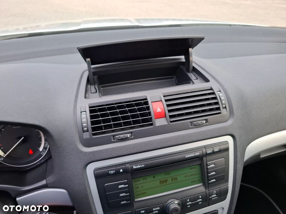 Skoda Octavia 2.0 TDI CR DPF RS - 31