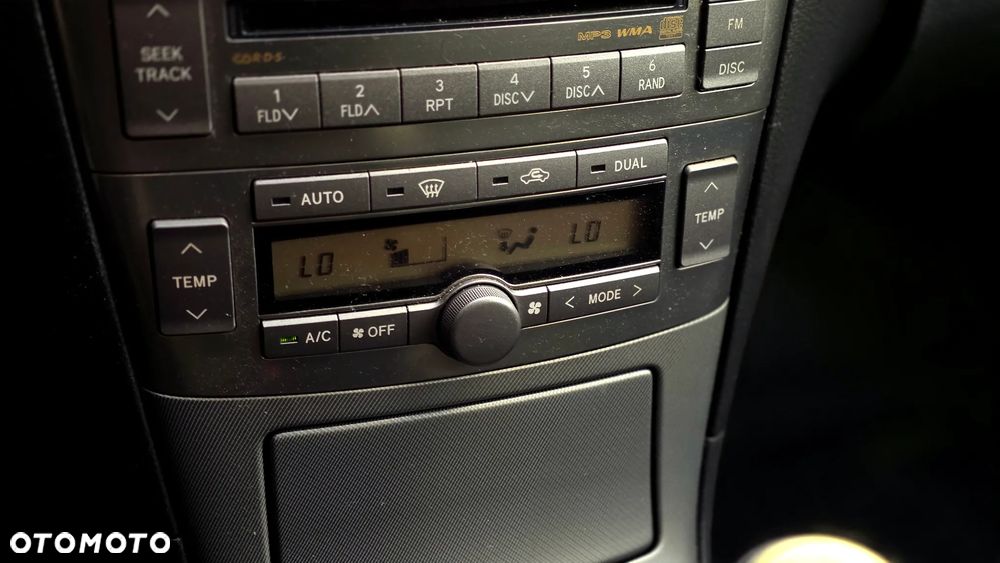 Toyota Avensis 2.0 D-4D Sol Premium - 17