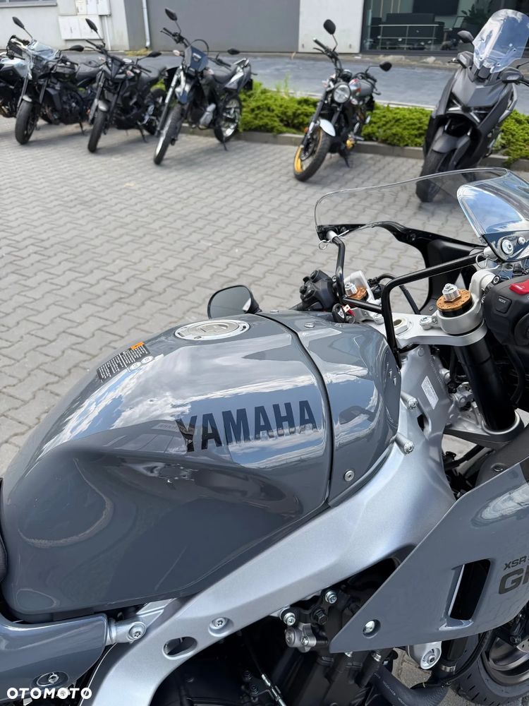 Yamaha XSR - 6