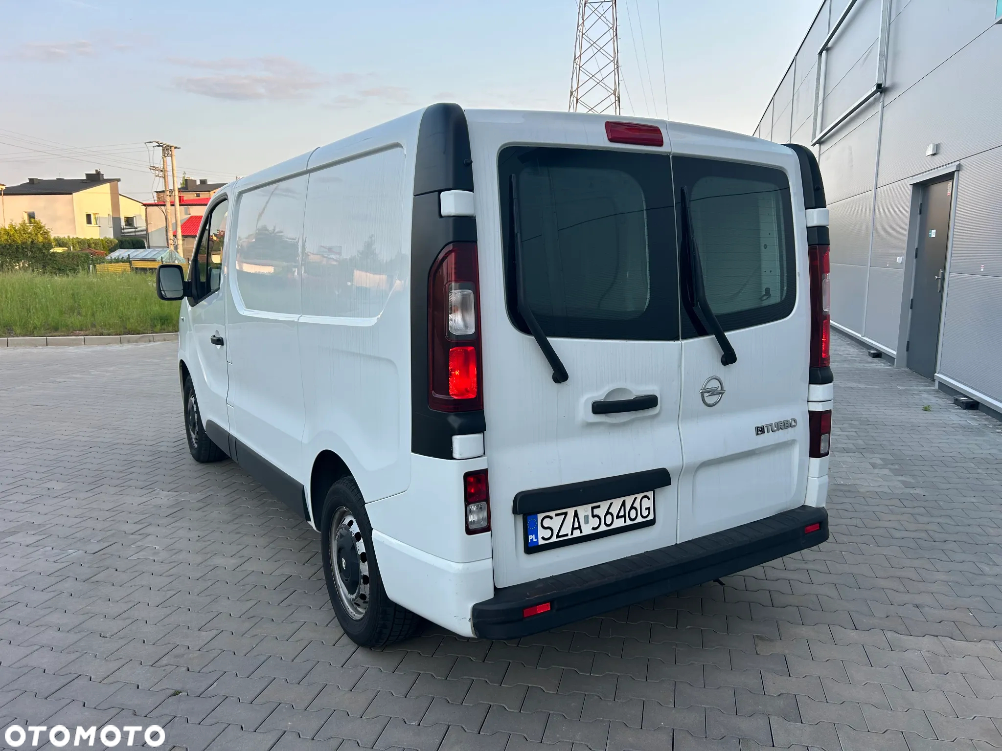 Opel VIVARO - 8
