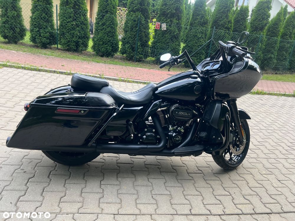 Harley-Davidson Touring Road Glide - 11