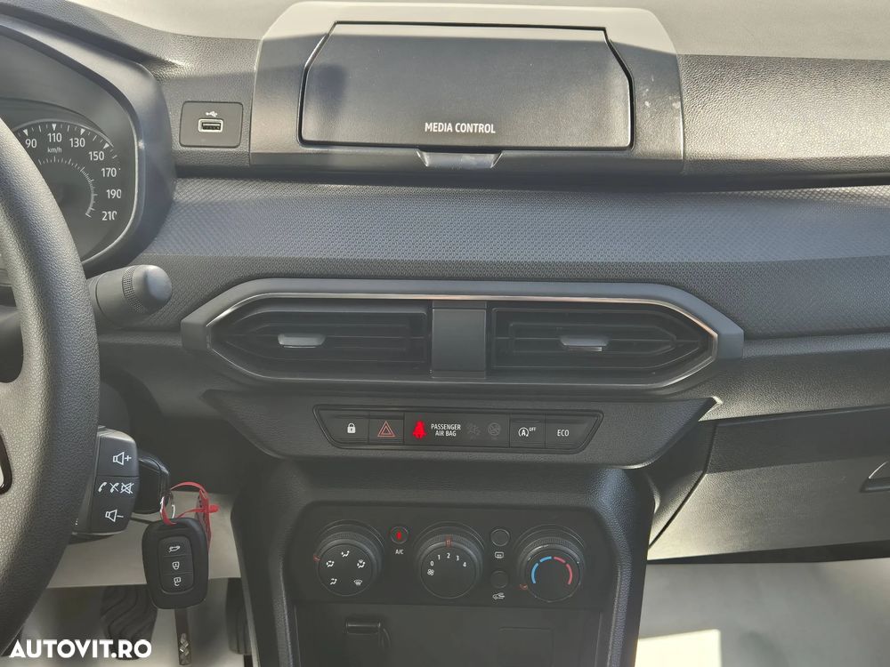 Dacia Logan TCe 90 Essential - 18
