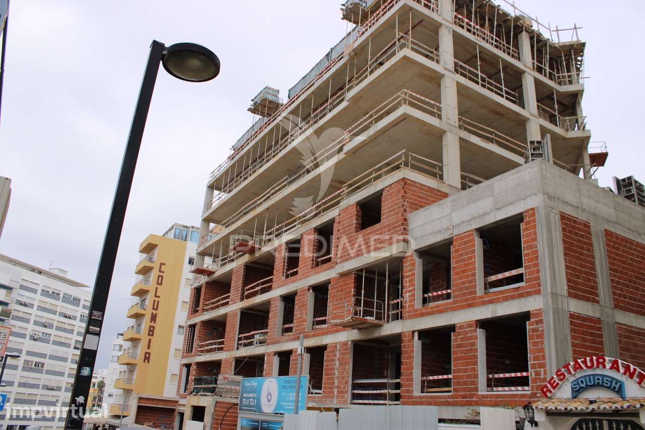 Apartamento T2+1 na Primeira Linha da Praia da Rocha - Grande imagem: 3/32