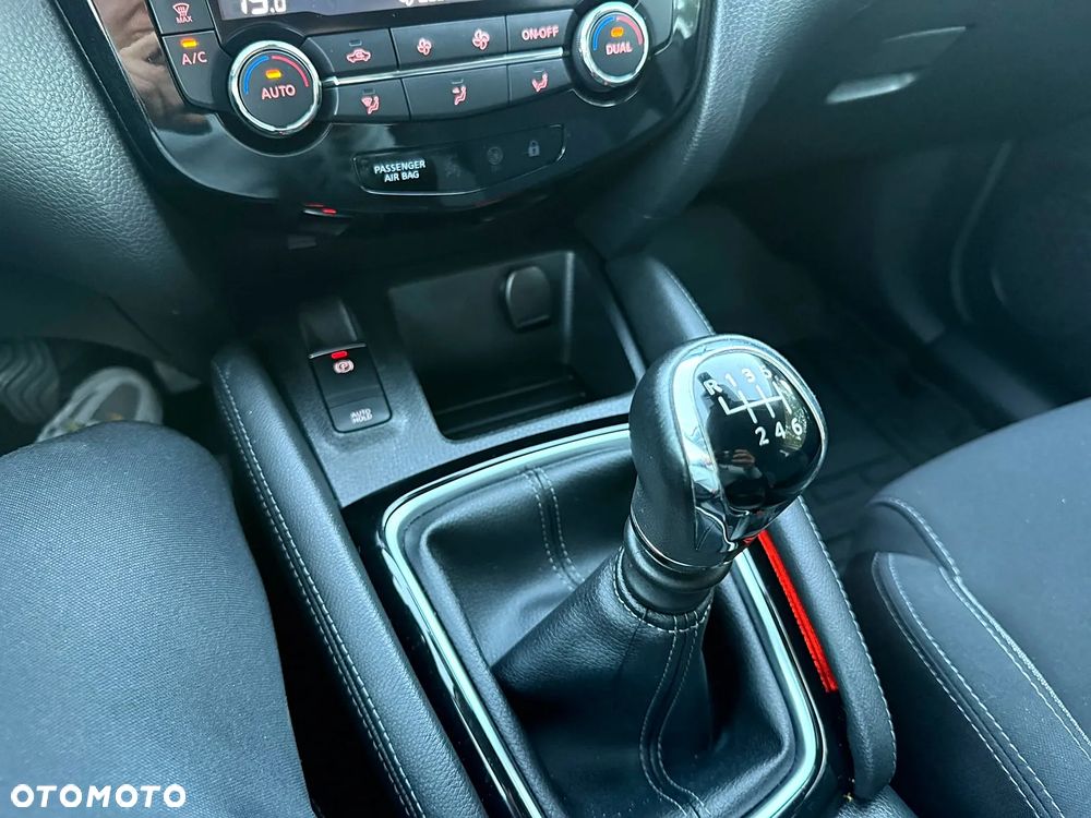 Nissan Qashqai 1.3 DIG-T N-Connecta - 35