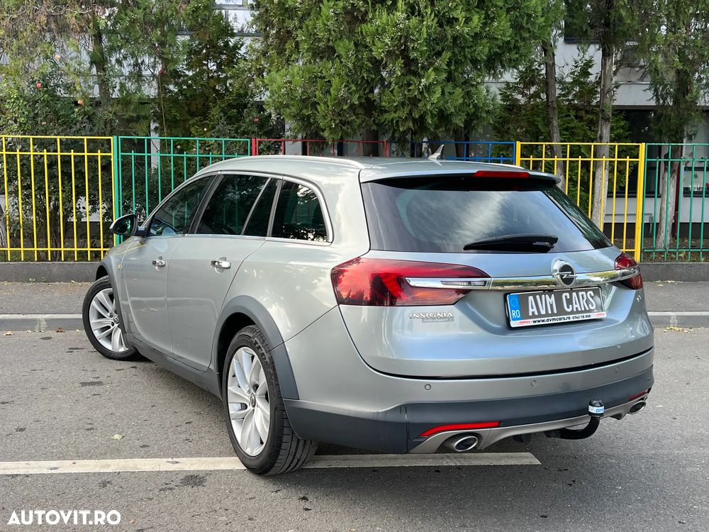 Opel Insignia 2.0 Bi Turbo CDTI 4x4 Sports Tourer Aut. - 2