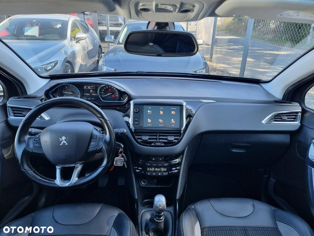 Peugeot 2008 1.5 BlueHDi Allure S&S - 14