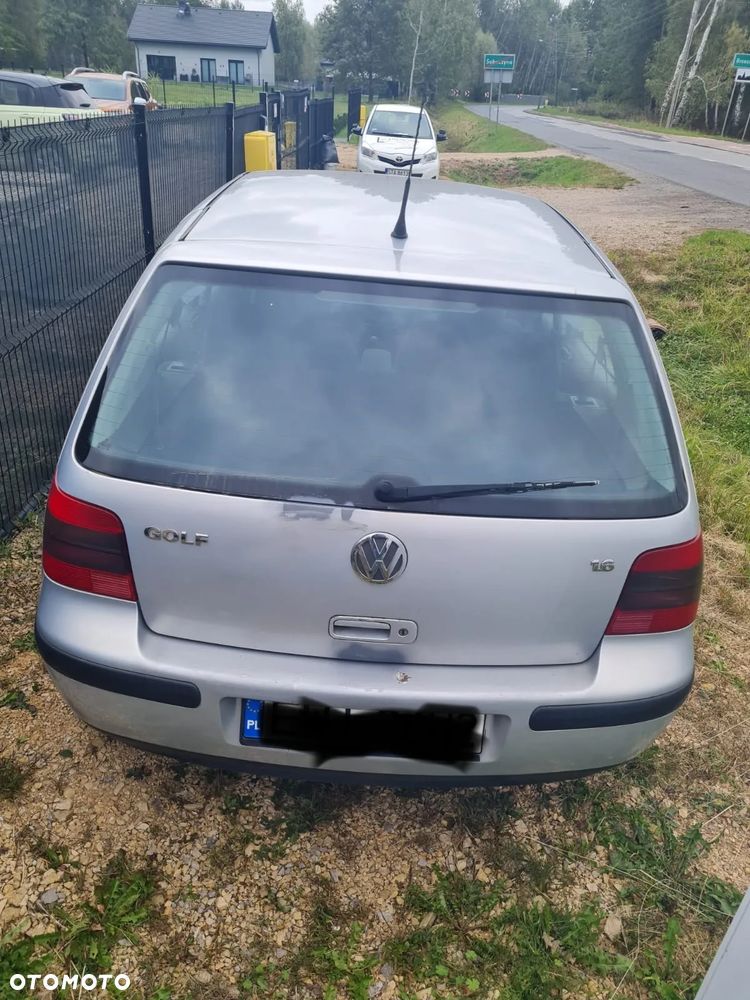Volkswagen Golf - 4