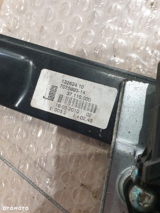 132624 10 Podnośnik Szyb (prawy tył) do pojazdu marki BMW E90 - 2