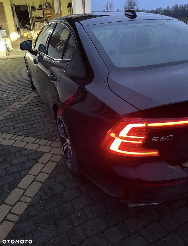 Volvo S60 T5 AWD R-Design - 6