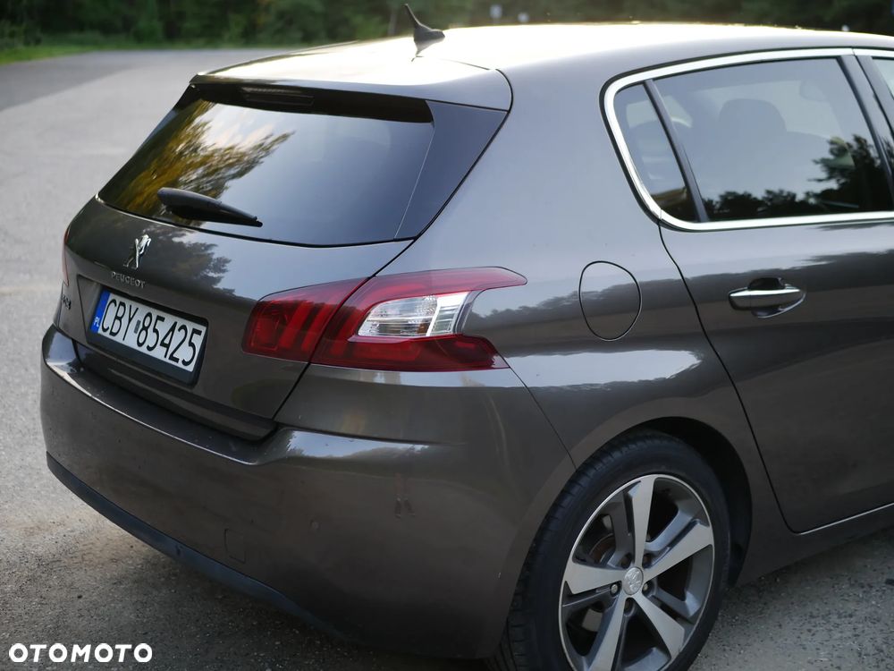Peugeot 308 1.6 e-HDi Allure S&S - 16