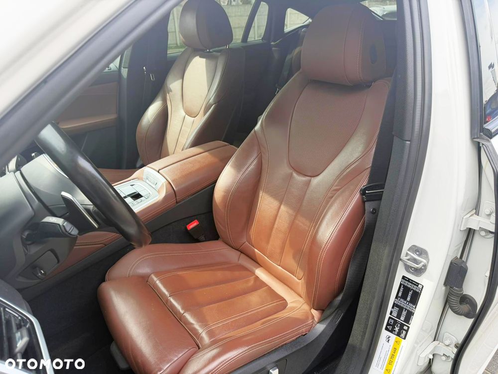 BMW X6 xDrive30d mHEV - 16