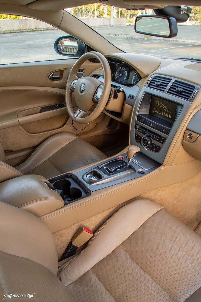 Jaguar XK 4.2 V8 - 20