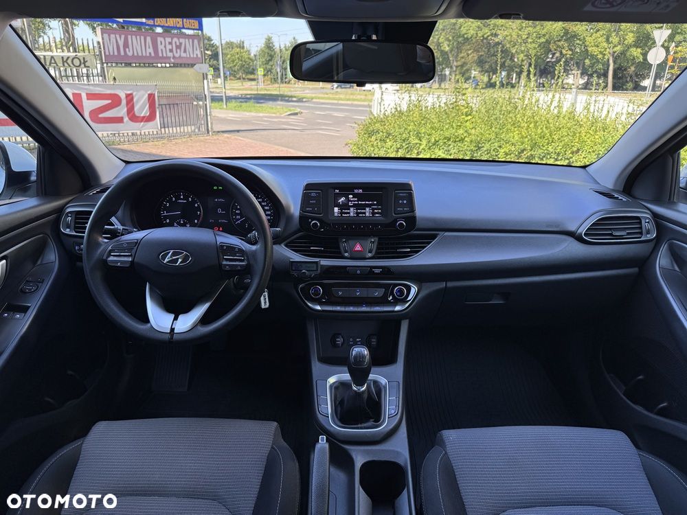 Hyundai i30 1.4 Classic + - 10