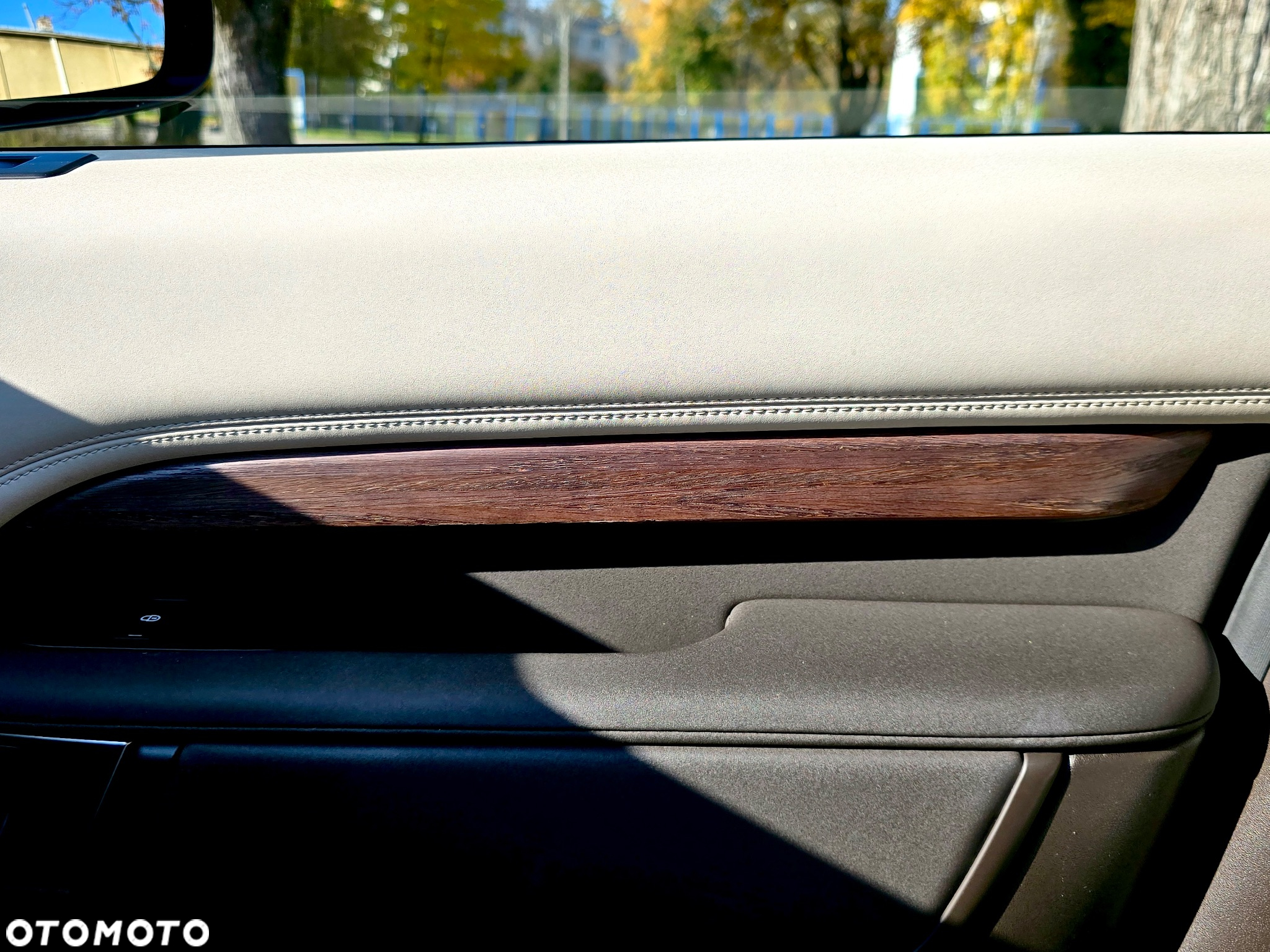 Land Rover Discovery V 2.0 SD4 HSE - 31