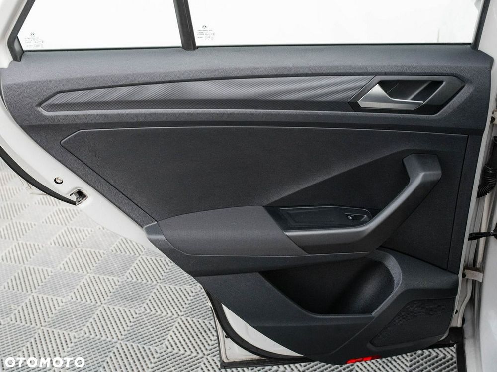 Volkswagen T-Roc - 25