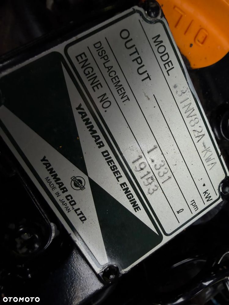 Thwaites Wozidło  Budowlane Rolnicze 4x4. Ładowność 1,5 tony. Obrót+Wysokie podnoszenie+KIPER Wysoki! Sprowadzone z Norweskiej szkółki roślinnej. Maszyna w bardzo ładnym stanie. Bez luzów i wycieków. Silnik Yanmar 3cyl. Potężna moc a maszyna bardzo mała i zwinna.  3 prędkośći jazdy. Oświetlenie rozbudowane LED. Wielka Okazja! Opony jak Nowe!  Górny wysyp i obrót! Tanio Polecam! - 6