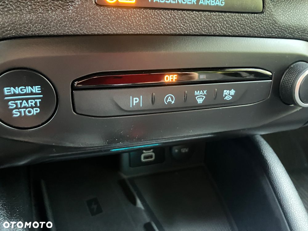 Ford Focus 1.0 EcoBoost Hybrid ST-LINE X - 10