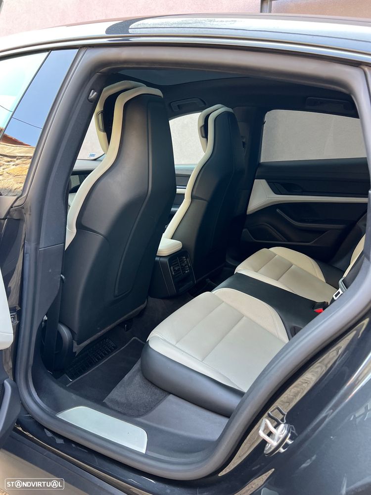 Porsche Taycan 4S - 14