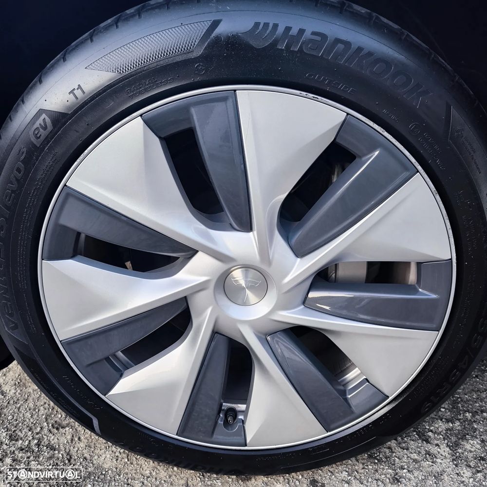 Tesla Model Y RWD - 5