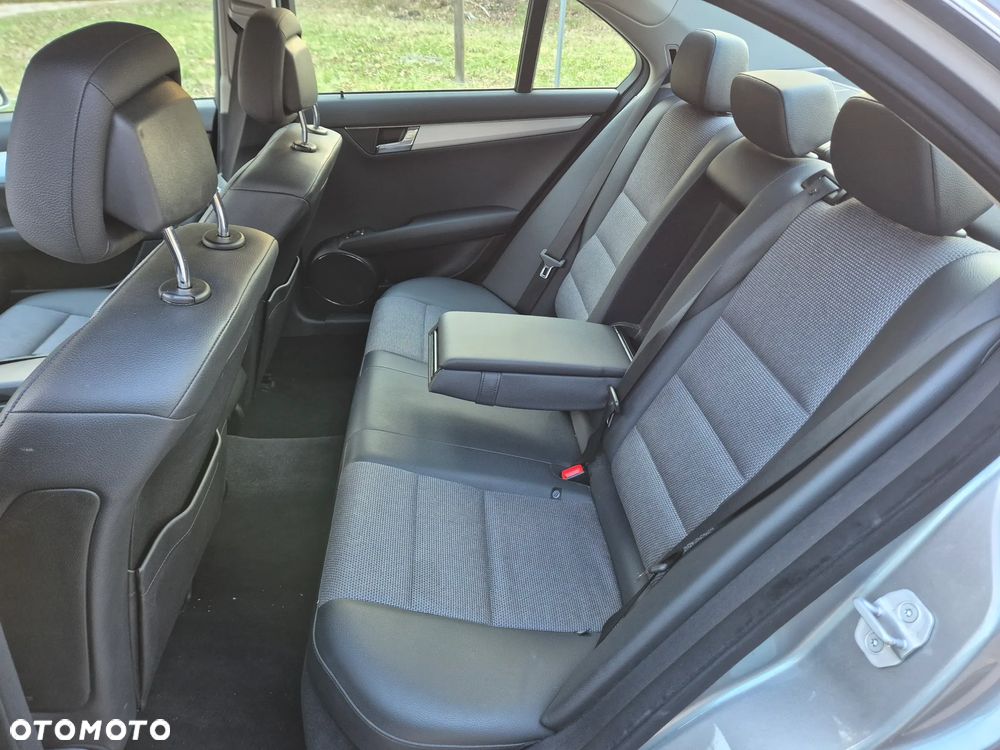 Mercedes-Benz Klasa C - 25