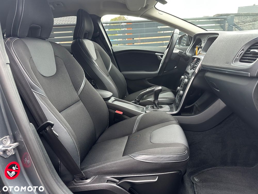 Volvo V40 T3 Drive-E Momentum - 10