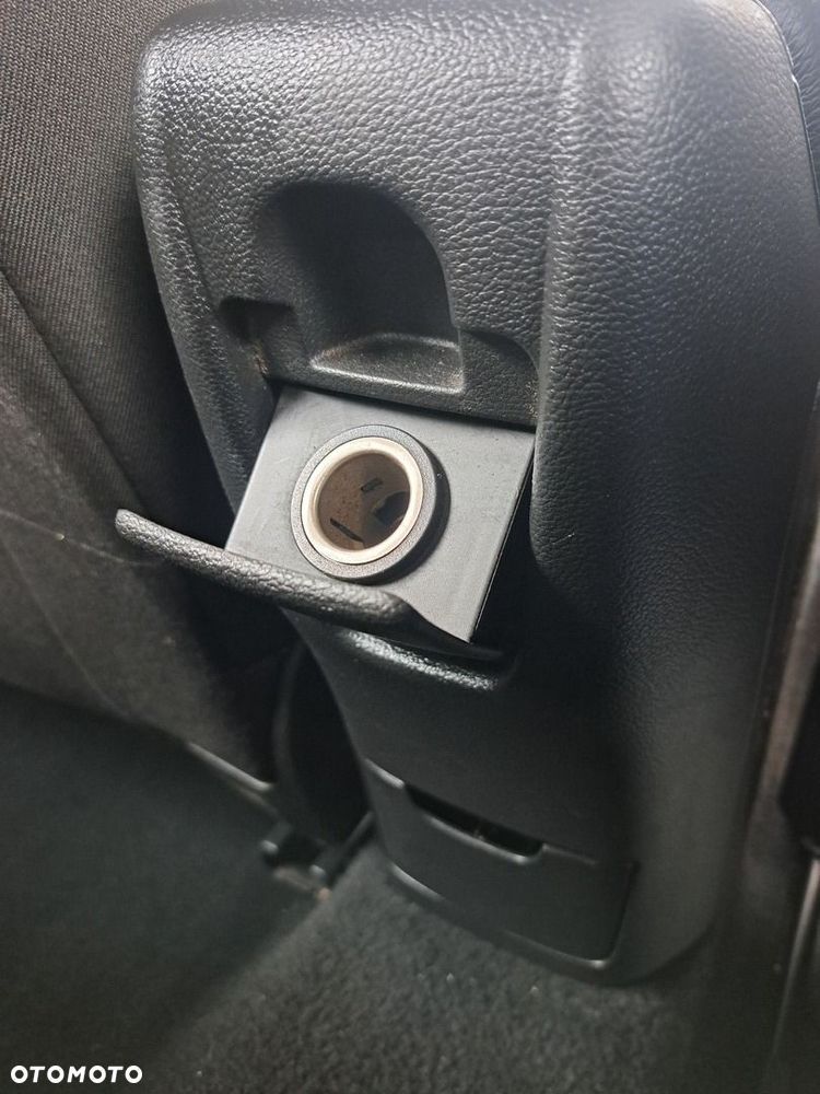 Opel Astra IV GTC 1.6 T Enjoy - 23