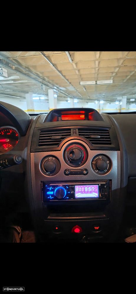 Renault Mégane 1.5 dCi Confort - 8