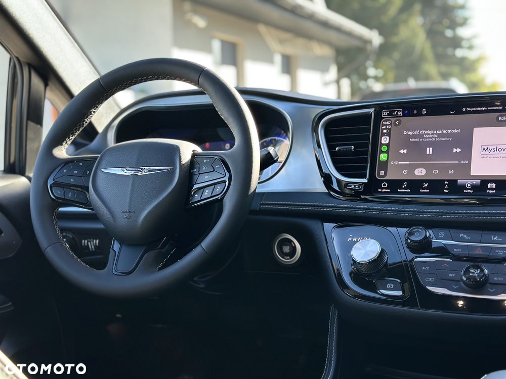 Chrysler Pacifica - 18