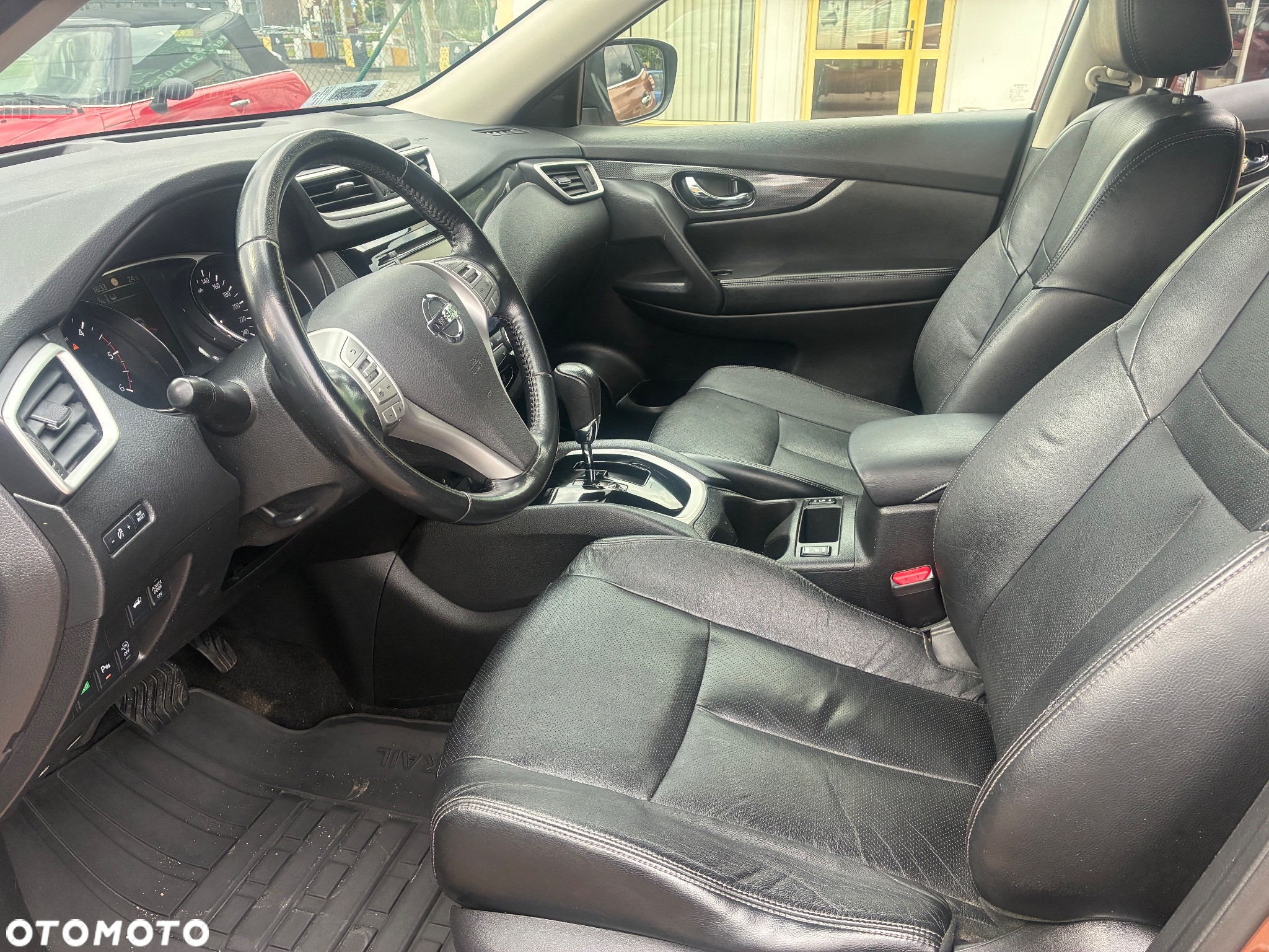 Nissan X-Trail 2.0 dCi Tekna 2WD Xtronic - 17