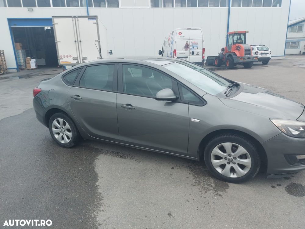Opel Astra 1.4 Turbo ECOTEC Enjoy - 4