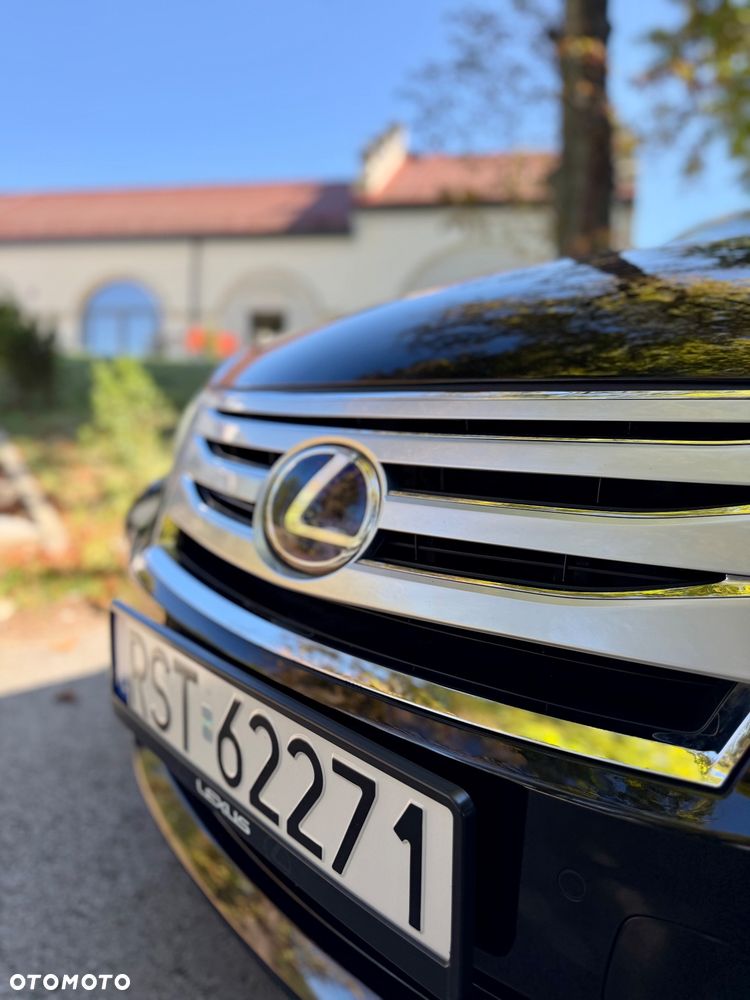 Lexus LS - 10