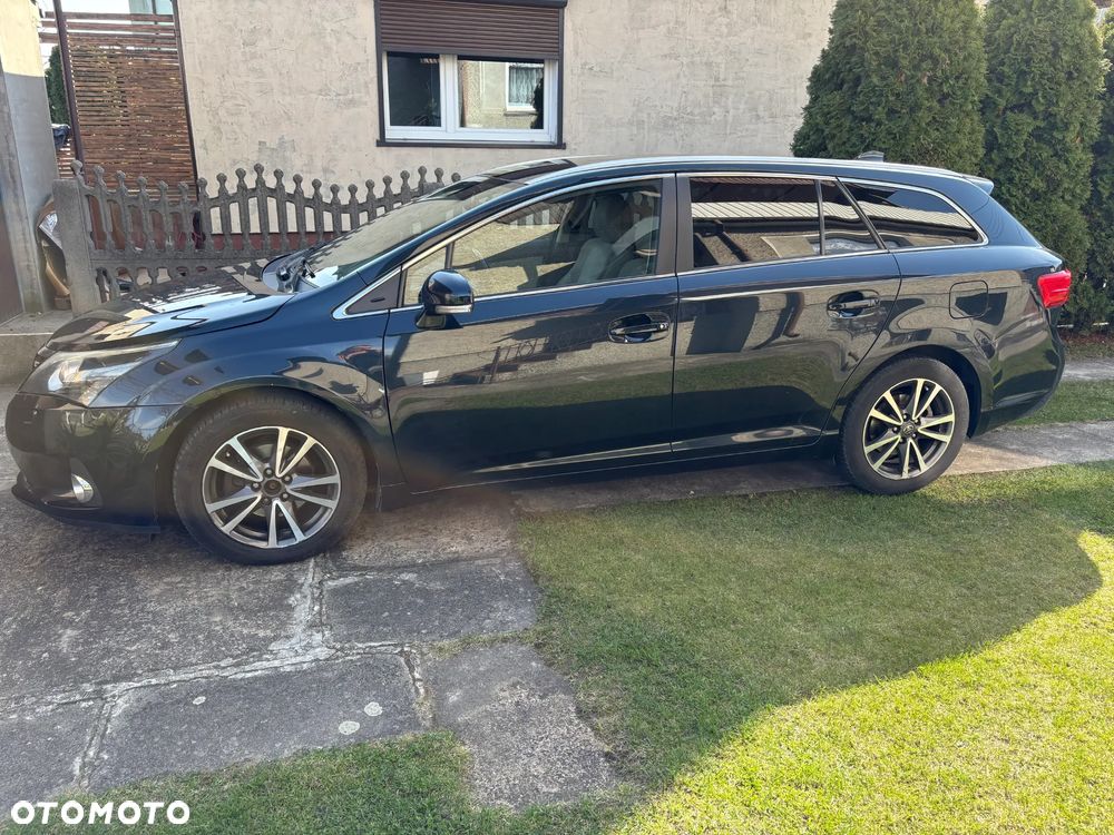 Toyota Avensis 2.0 D-4D Premium - 12