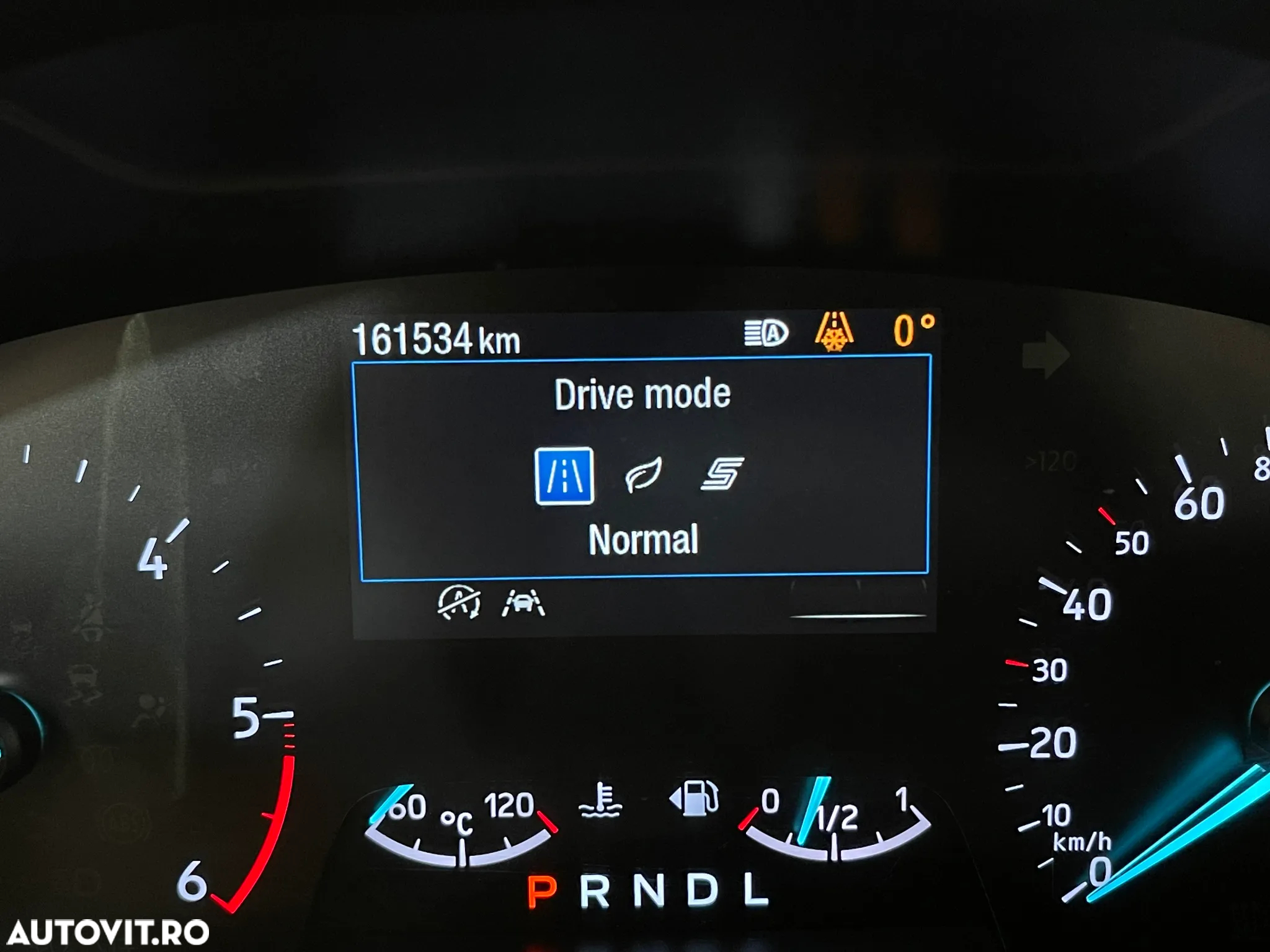 Ford Focus Turnier 2.0 EcoBlue Start-Stopp-System Aut. TITANIUM - 26