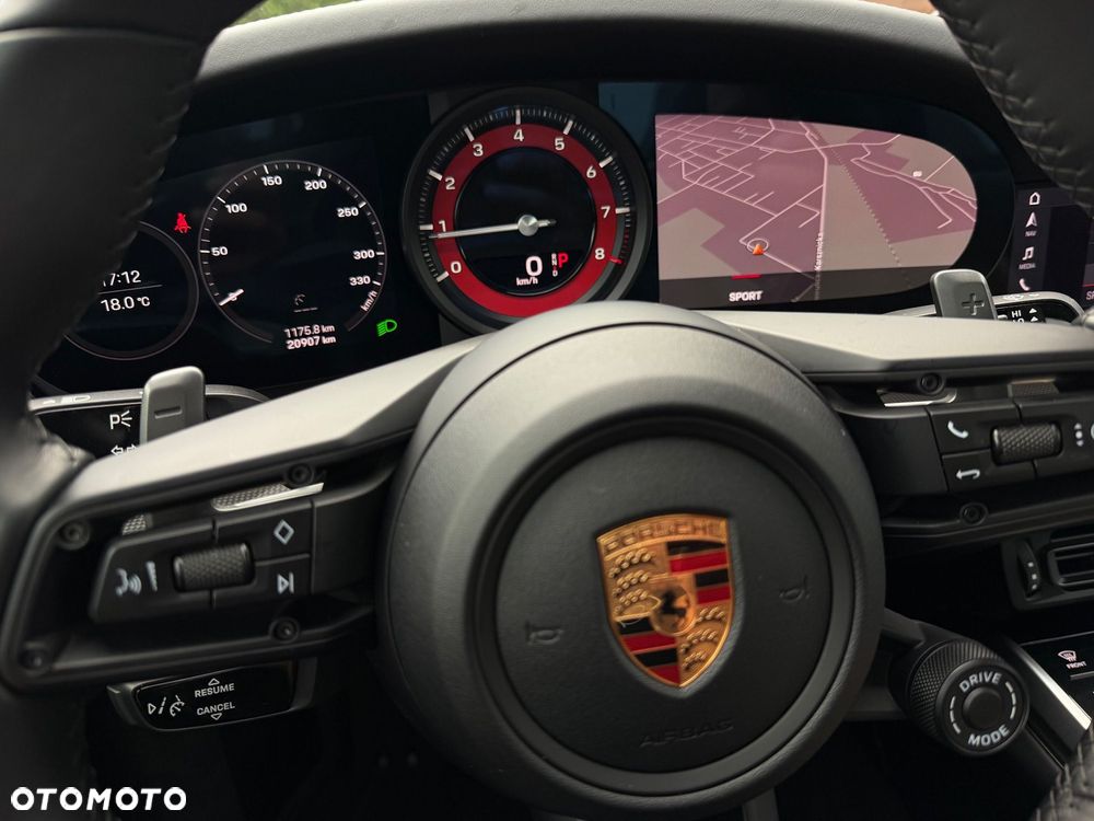 Porsche 911 Carrera S - 9