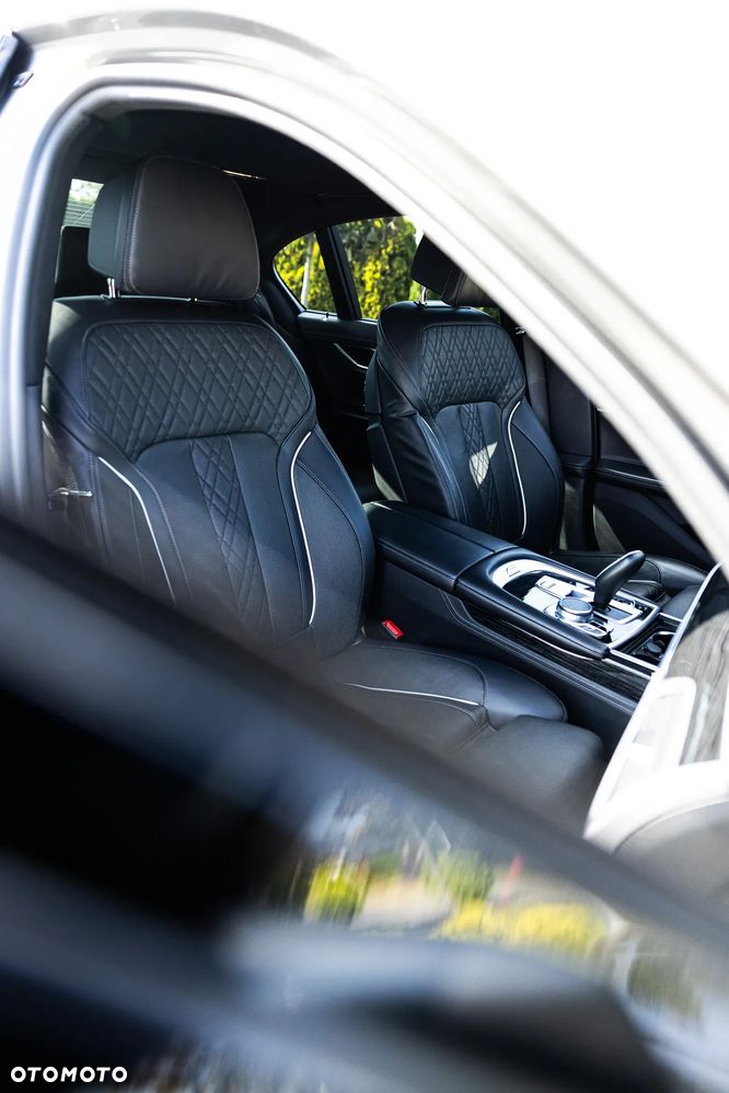 BMW Seria 7 750d xDrive - 11