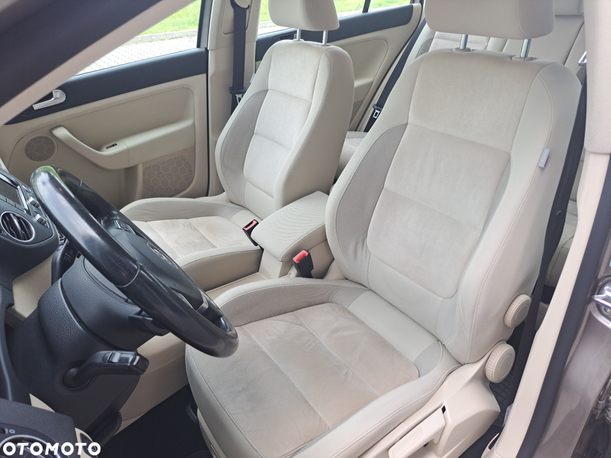 Volkswagen Golf Plus 1.6 TDI Highline DSG - 13