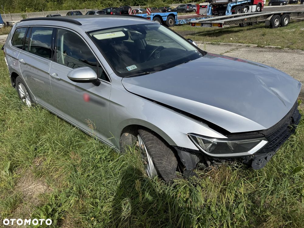 Volkswagen Passat - 2