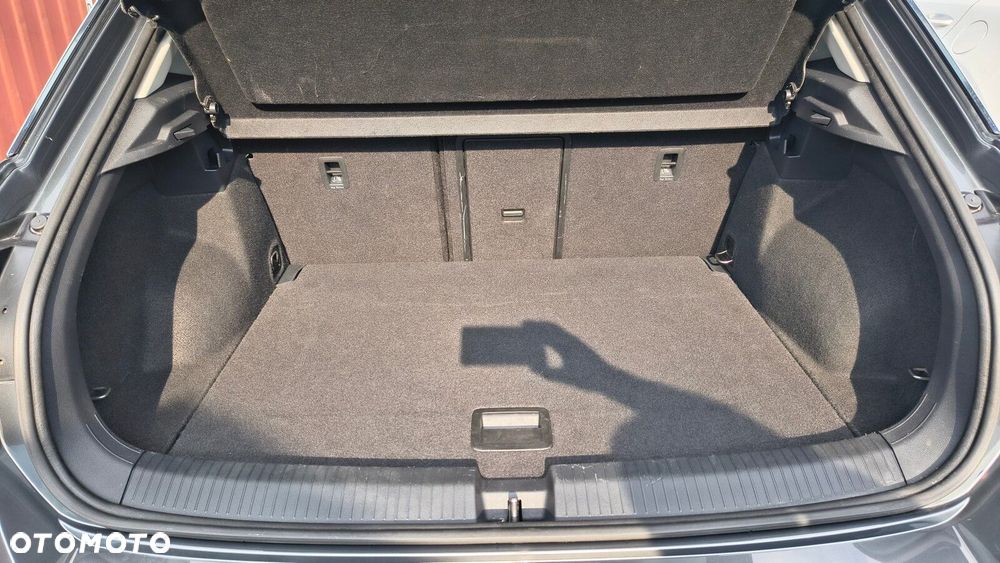 Volkswagen T-Roc - 12