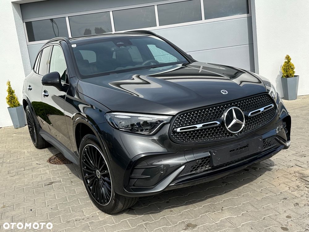 Mercedes-Benz GLC 300 e 4Matic 9G-TRONIC AMG Line - 1