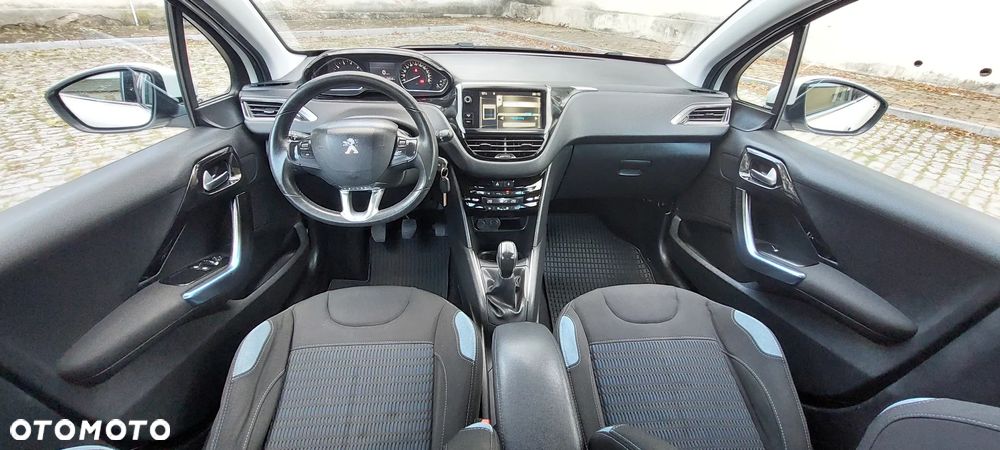 Peugeot 208 - 27