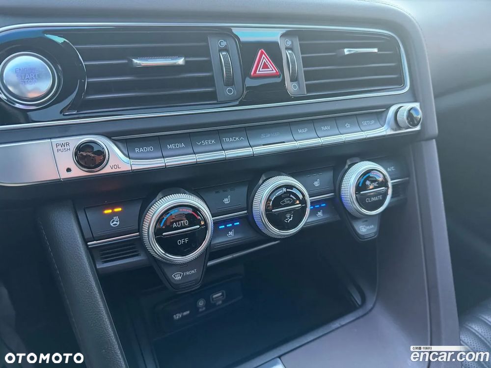 Genesis G70 - 18